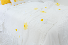 Textured Embroidered Throws- Daisies